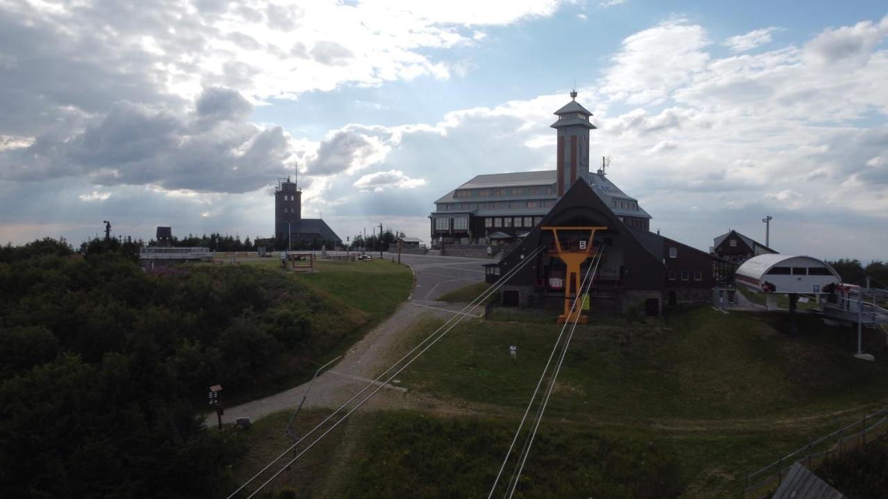 Ferienwohnungen Zauberberg, Schneehase & Glitzerhirsch Обервиезентал Екстериор снимка